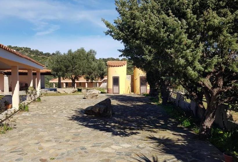 Отель Agriturismo Sa Mandria