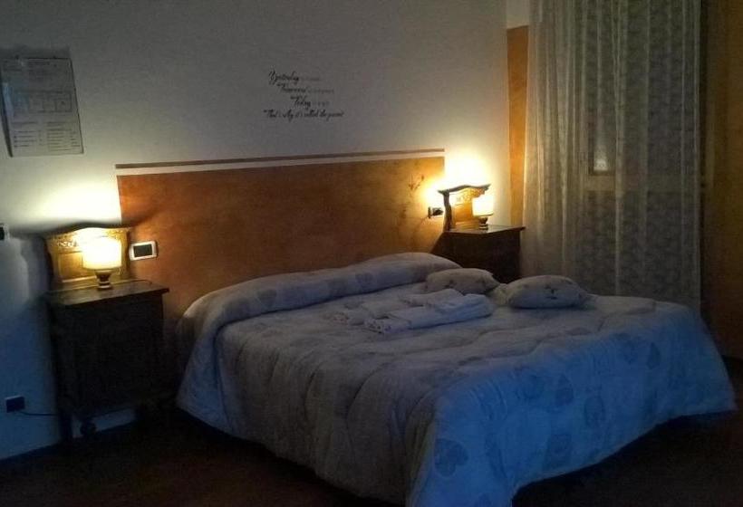 فندق L'ospitalità Del Castello