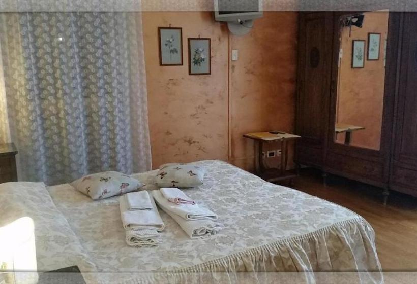 فندق L'ospitalità Del Castello