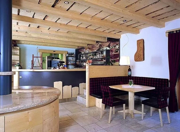 Apartments Restaurant Rusctlea