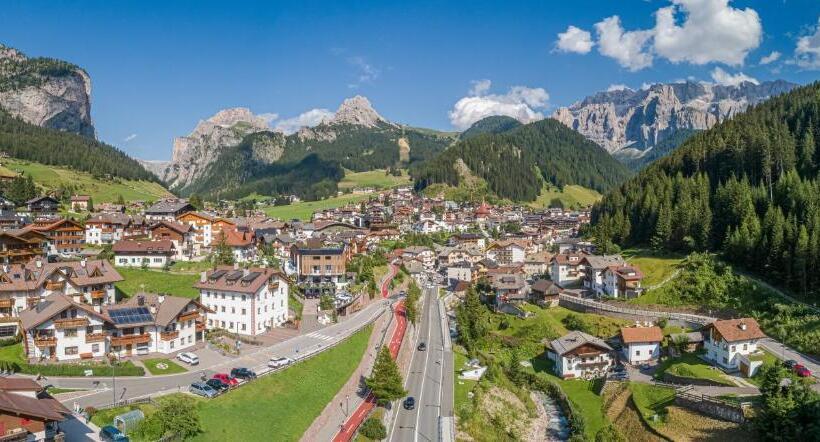 Apartments Restaurant Rusctlea