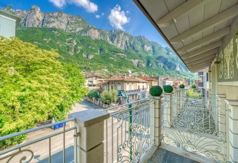 پانسیون Villa Liberty