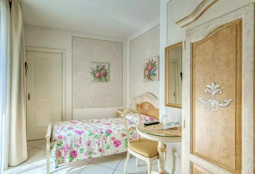 پانسیون Villa Liberty