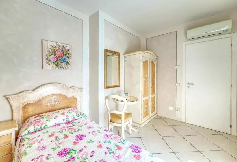 پانسیون Villa Liberty