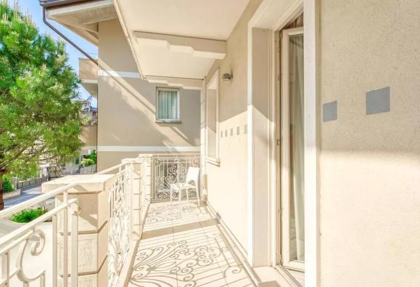 پانسیون Villa Liberty