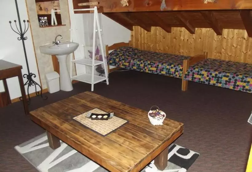 Retkeilymaja Le Perce Neige D'alicia