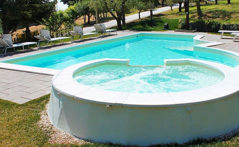 هتل Agriturismo Casa Renili