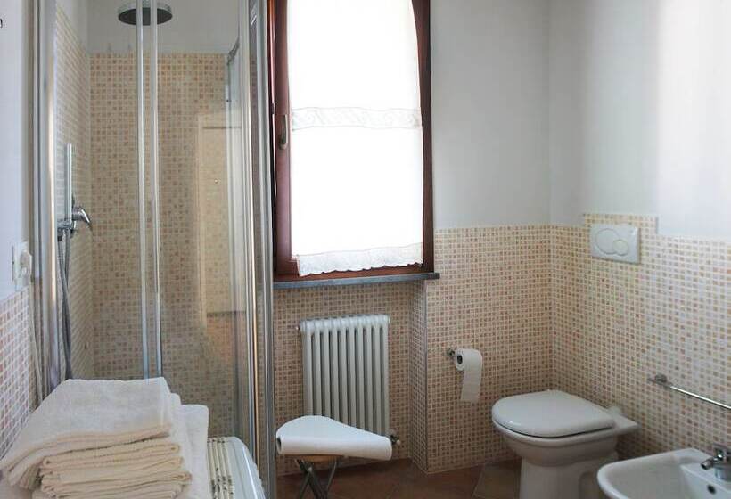 هتل Agriturismo Casa Renili