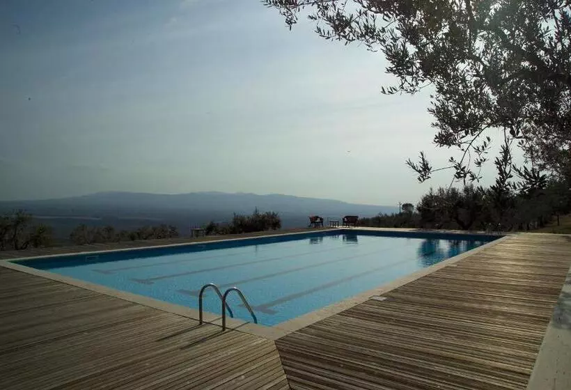 ホテル Agriturismo La Cerra