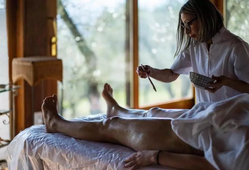 ホテル Agriturismo La Cerra
