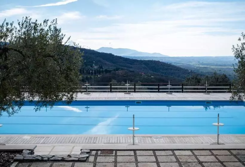 ホテル Agriturismo La Cerra