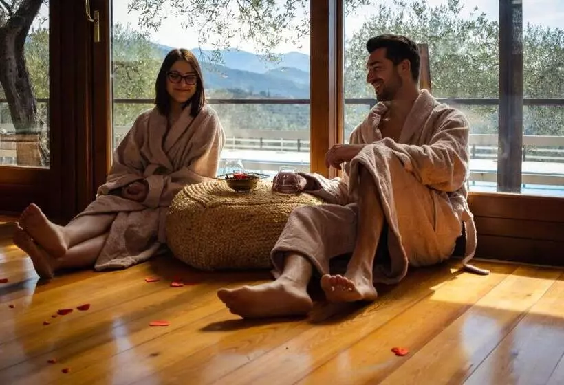 ホテル Agriturismo La Cerra