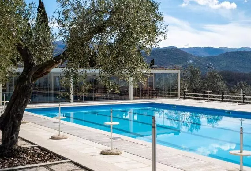 ホテル Agriturismo La Cerra