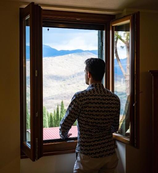 هتل Agriturismo La Cerra