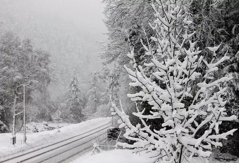 Hotelli Hôtel Le Relais De Piau