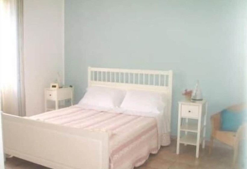 膳宿费 Guest House Bed And Roses