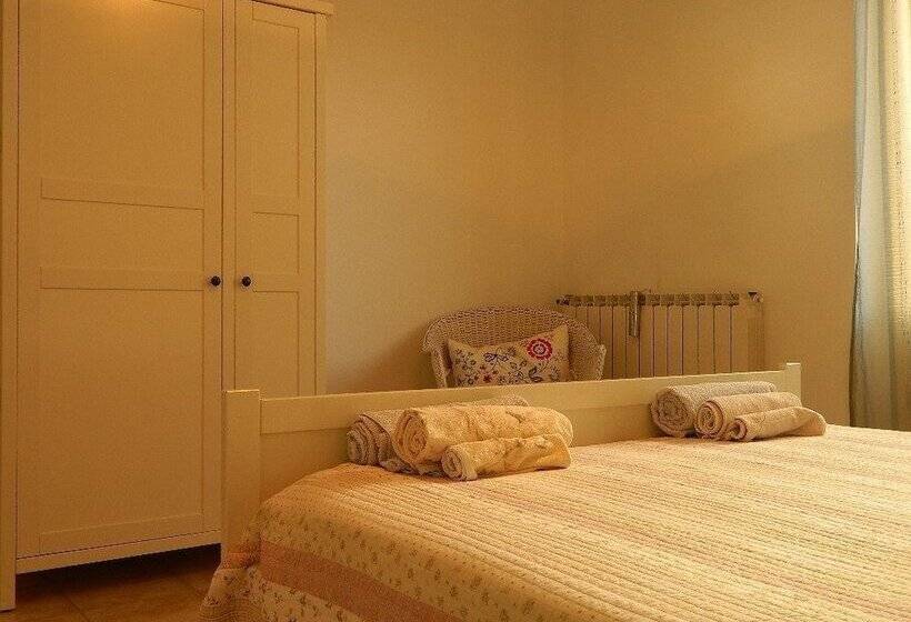 膳宿费 Guest House Bed And Roses