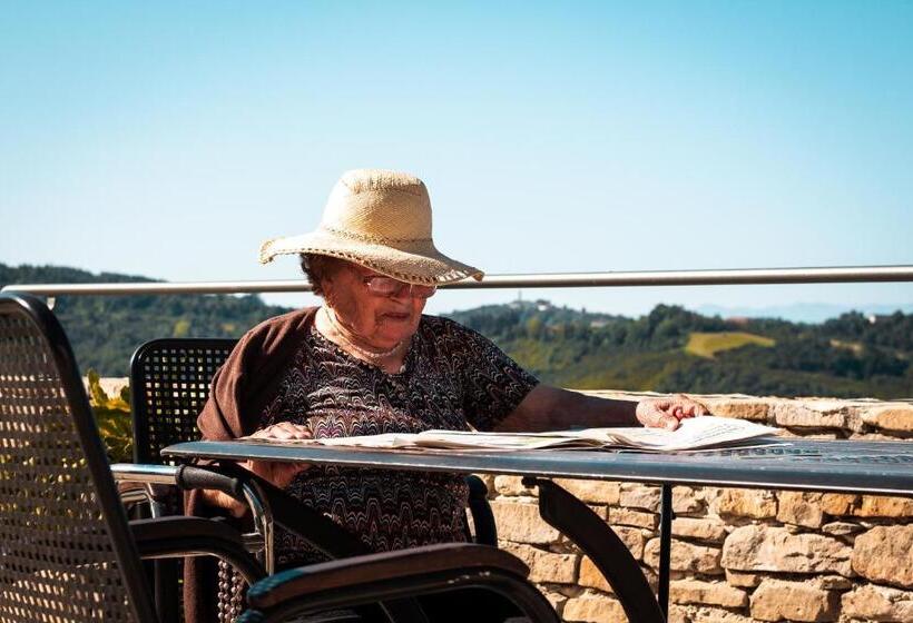 ペンション La Rola