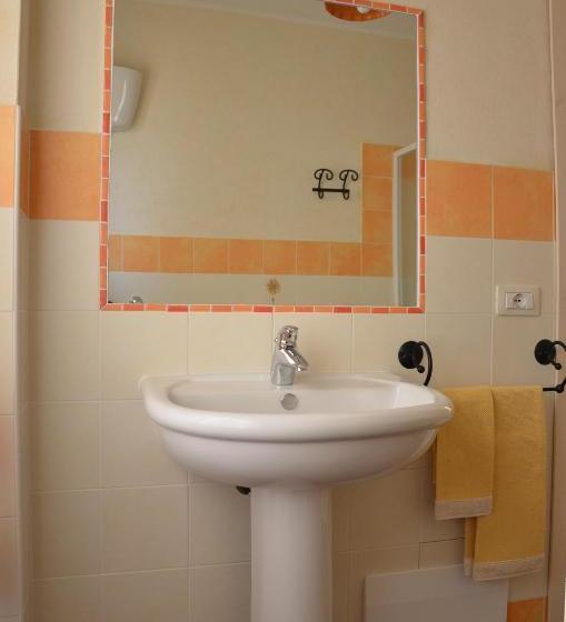 膳宿费 S'apposentu Affittacamere