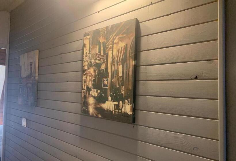 Отель Hôtel Le Regis