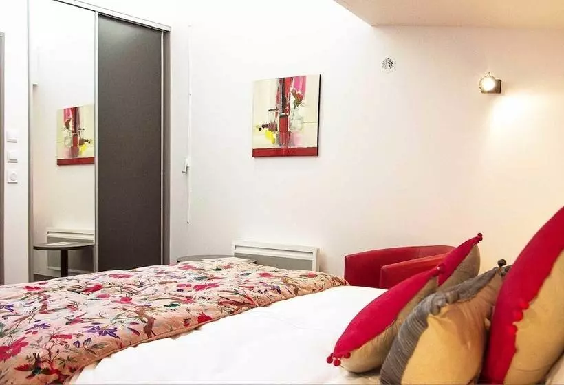 Majatalo Les Pirondeaux