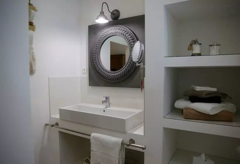 Majatalo La Maison D Inès And Ugolin & Spa