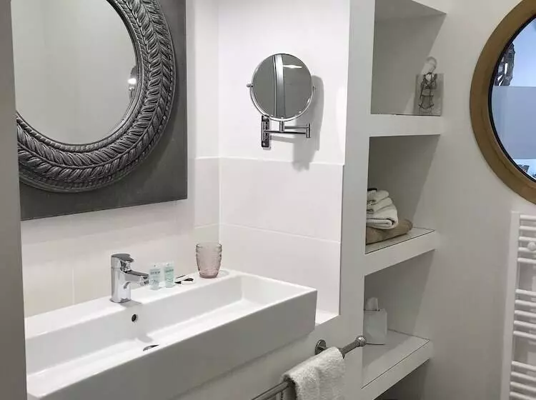 Majatalo La Maison D Inès And Ugolin & Spa