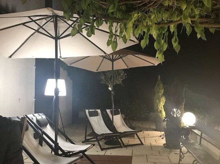 بنسيون La Maison D Inès And Ugolin & Spa