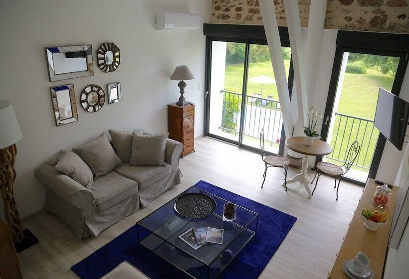 بنسيون La Maison D Inès And Ugolin & Spa