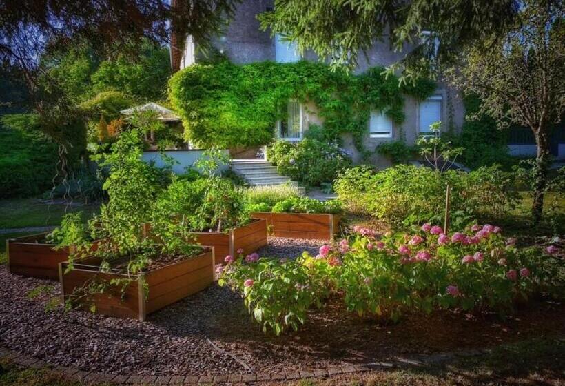 بنسيون La Maison D Inès And Ugolin & Spa