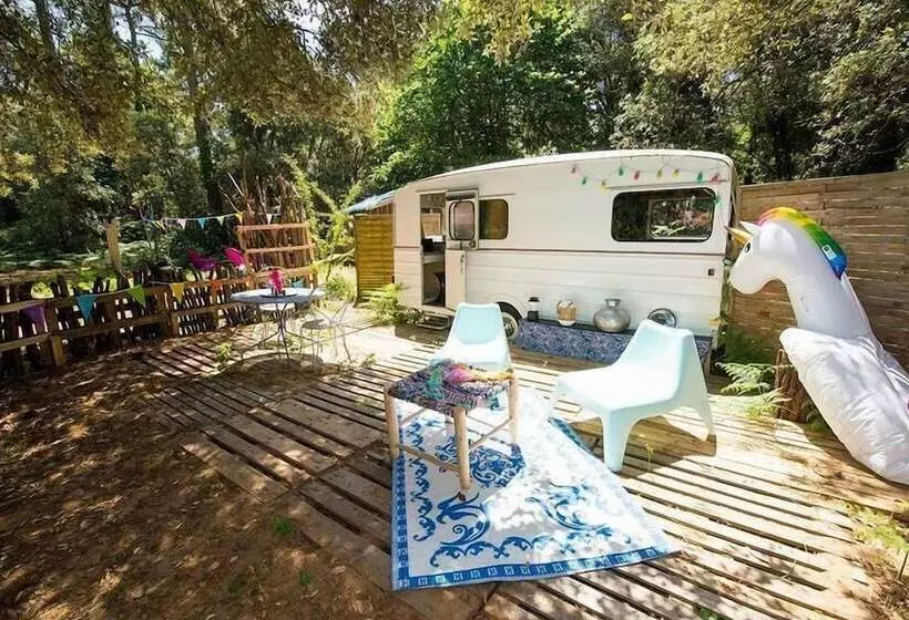 Aamiaismajoitus (B&B) Glamping Insolite Dolly Waikiki