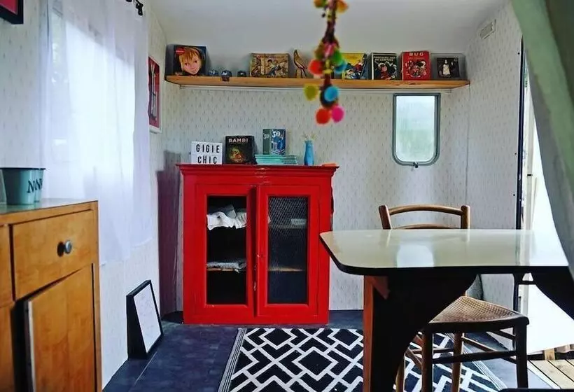 Aamiaismajoitus (B&B) Glamping Insolite Dolly Waikiki