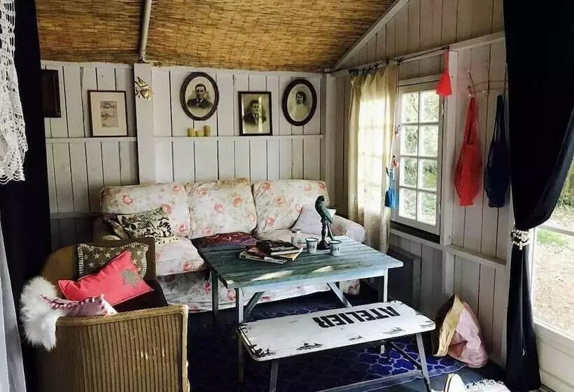 Aamiaismajoitus (B&B) Glamping Insolite Dolly Waikiki