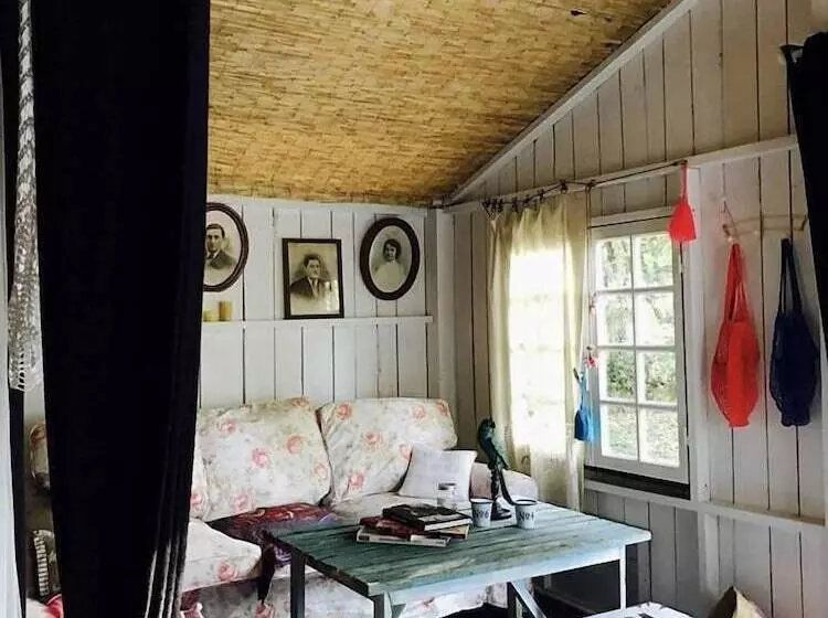 Aamiaismajoitus (B&B) Glamping Insolite Dolly Waikiki