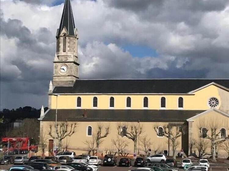 ホテル Le Creusot