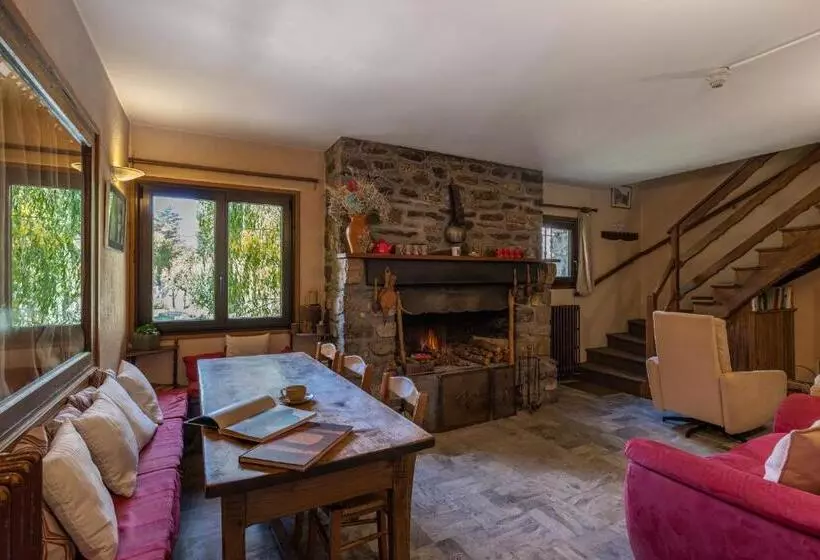 Retkeilymaja Chambres D'hôtes Les Murès Du Mercantour