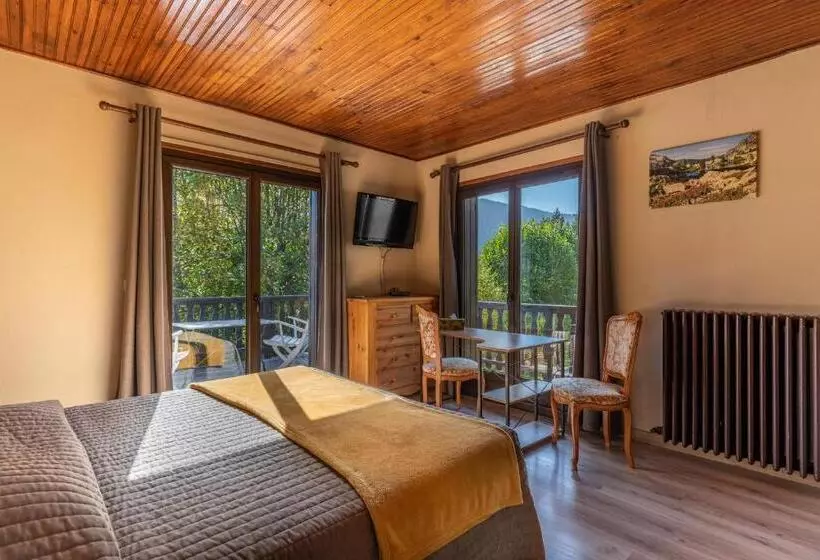 Retkeilymaja Chambres D'hôtes Les Murès Du Mercantour