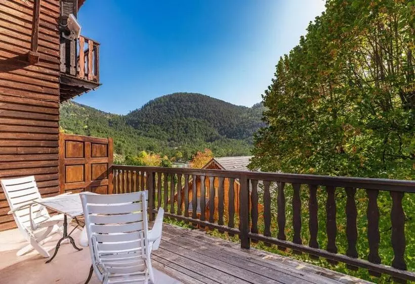 Retkeilymaja Chambres D'hôtes Les Murès Du Mercantour