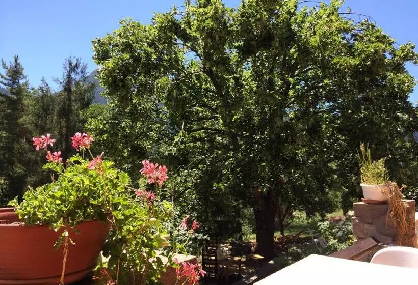 Retkeilymaja Chambres D'hôtes Les Murès Du Mercantour