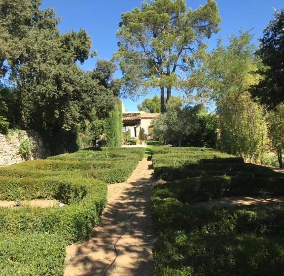 تختخواب و صبحانه Villa Hautvallon