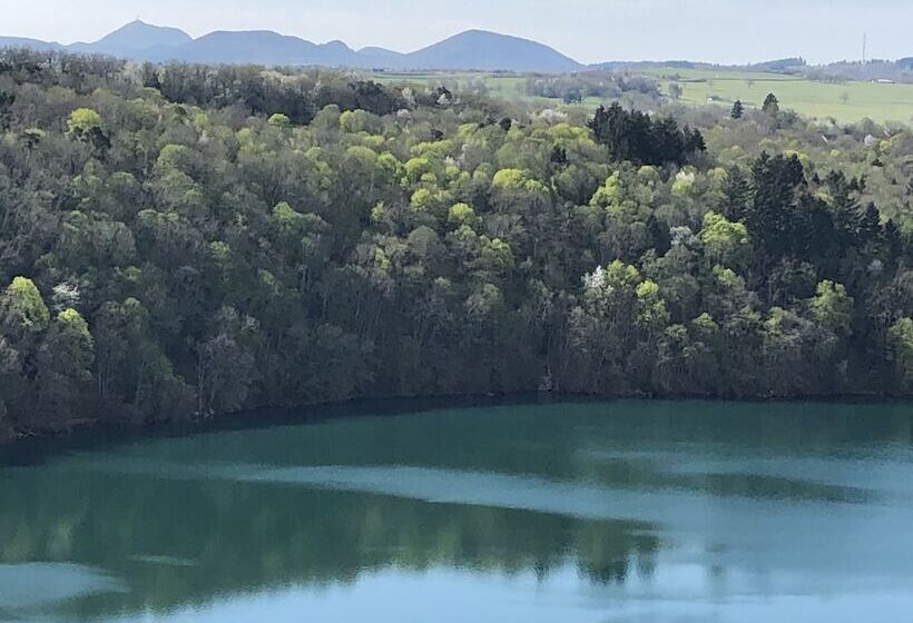 ペンション A L Aube Des Volcans