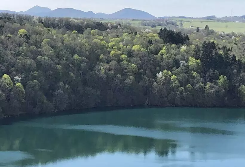 ペンション A L Aube Des Volcans