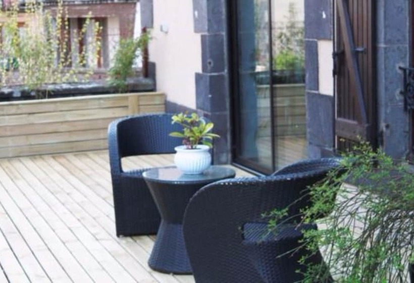 ペンション A L Aube Des Volcans