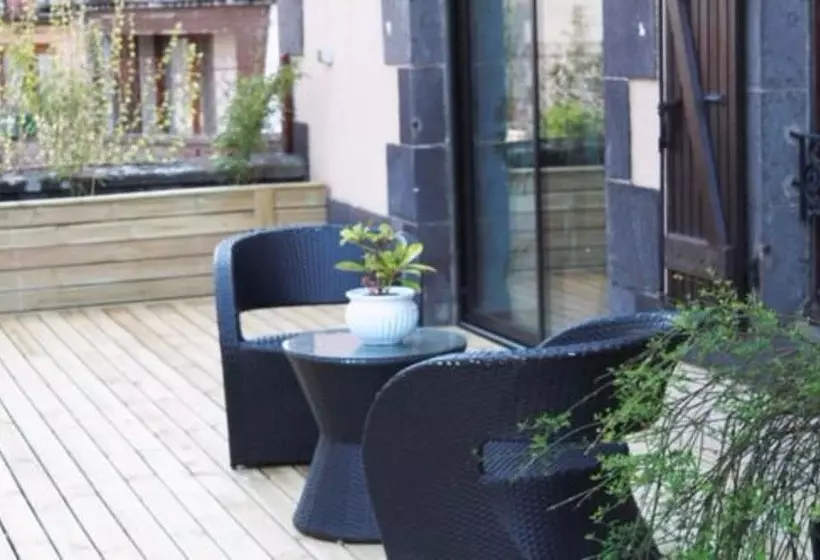 ペンション A L Aube Des Volcans