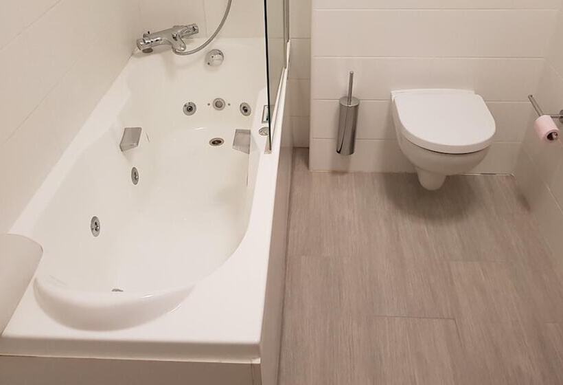 فندق صغير Auberge De Marville