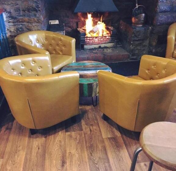 호스텔 The Lamb And Flag Inn