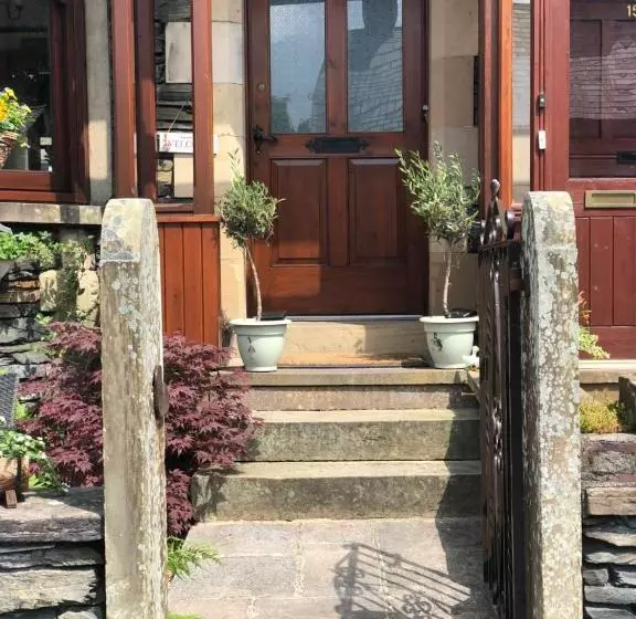 تختخواب و صبحانه Dalecote Guest House