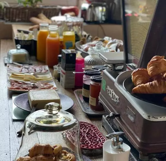 Aamiaismajoitus (B&B) Le Prieuré Chambres D Hôtes