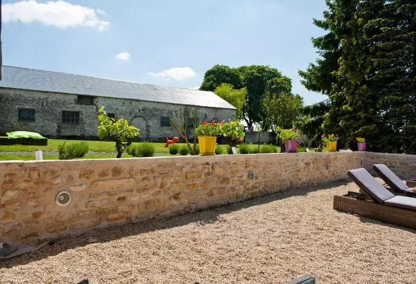 Aamiaismajoitus (B&B) Le Prieuré Chambres D Hôtes