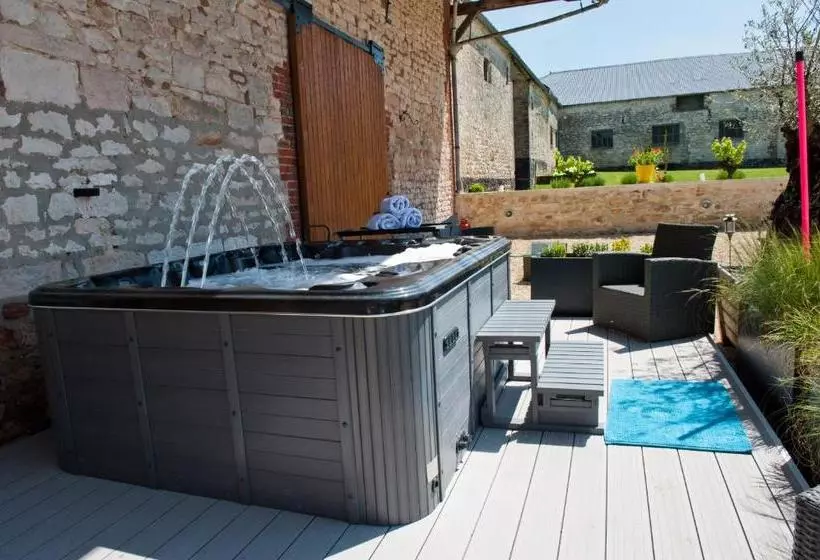 Aamiaismajoitus (B&B) Le Prieuré Chambres D Hôtes